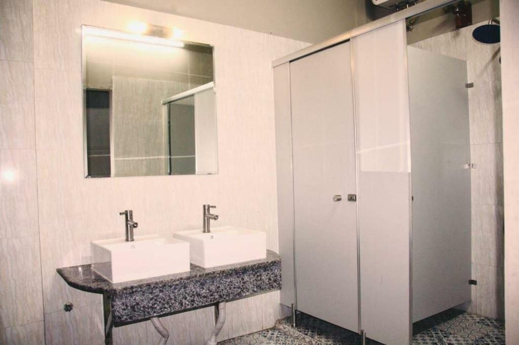 Hanoi Massive Hostel Bagian luar foto